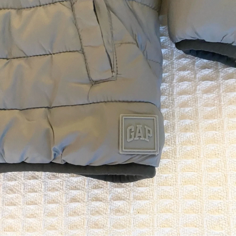 GAP reversible grey and camo Sherpa jacket kids size 3Y